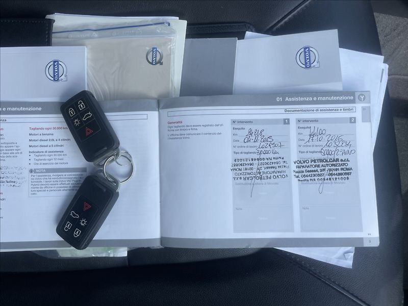 Volvo XC70 2,4 D5 Geartronic Momentum AWD - fotka 29 z 38