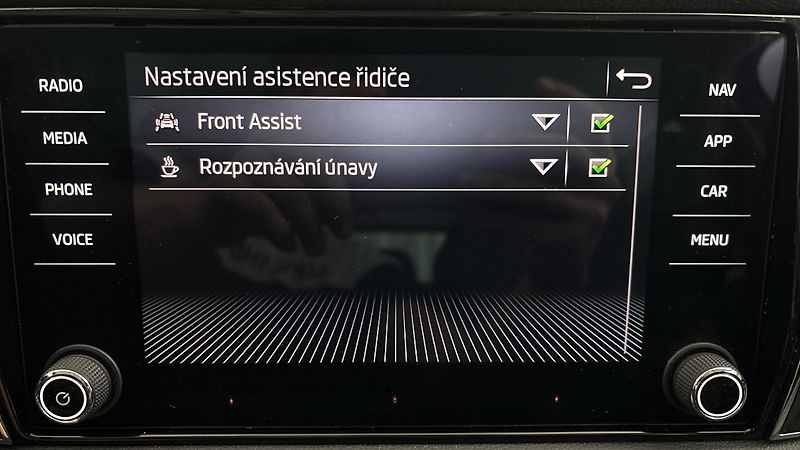 Škoda Karoq 2.0 TDI Style - fotka 25 z 28