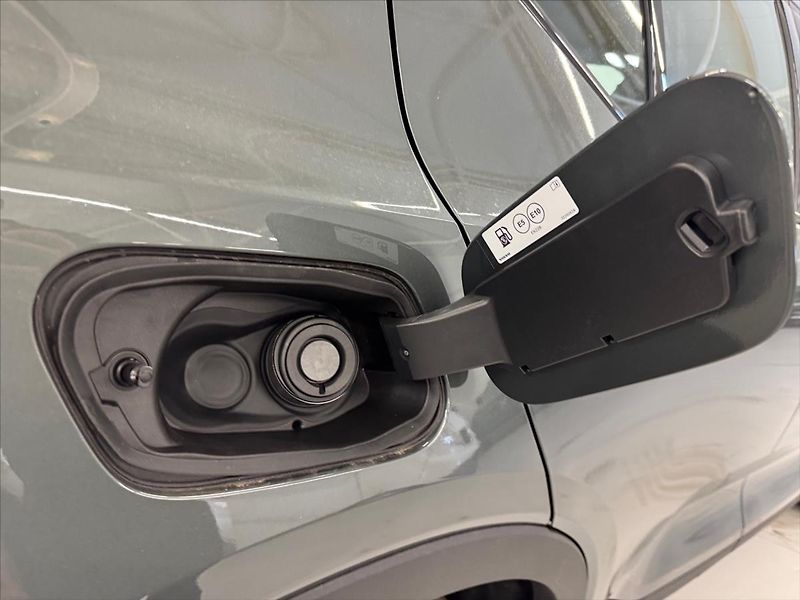 Volvo XC40 (2025) 2,0 B3 FWD Plus Dark 8367 - fotka 13 z 15