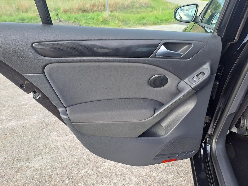 Volkswagen Golf (2012) 1.4 16V 59 KW, SERVISKA, PĚKNÝ - fotka 13 z 36