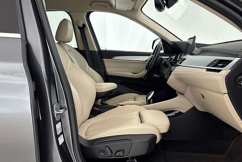 BMW X1 xDrive18d - fotka 12 z 24