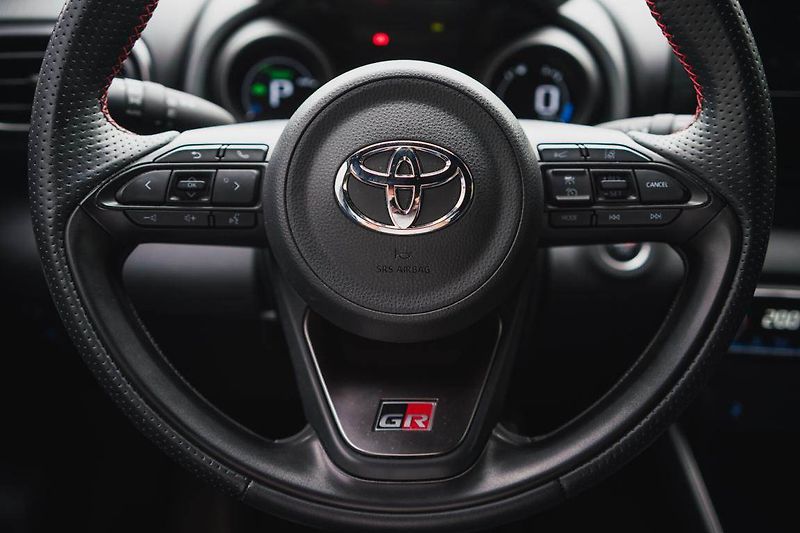 Toyota Yaris (2023) 1.5 VVT-i Hybrid - fotka 20 z 32