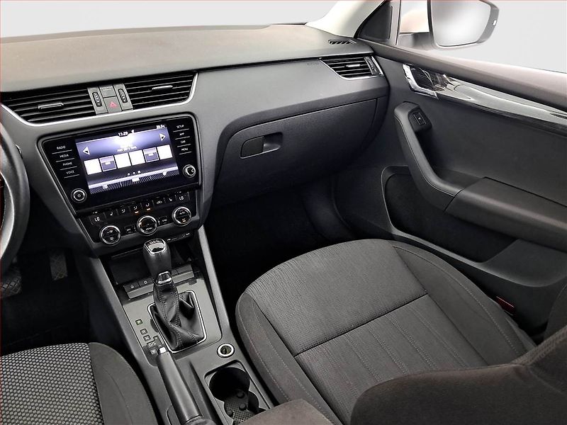 Škoda Octavia (2017) 2.0 TDI, Automat, Tempomat - fotka 8 z 19