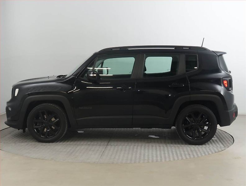 Jeep Renegade (2022) 1.3 T-GDI, Automat, ČR,1.maj - fotka 3 z 18