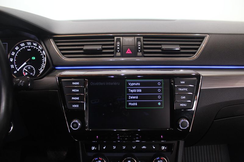 Škoda Superb (2015) 2.0TDI DSG STYLE+ Navi LED - fotka 34 z 43
