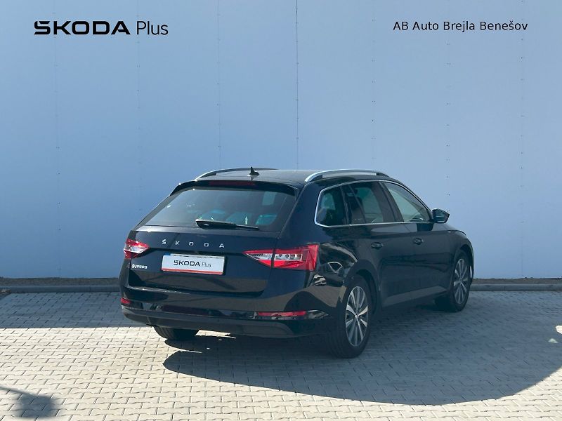 Škoda Superb (2023) COM GRT STY TD 110/2.0 6MP - fotka 2 z 30