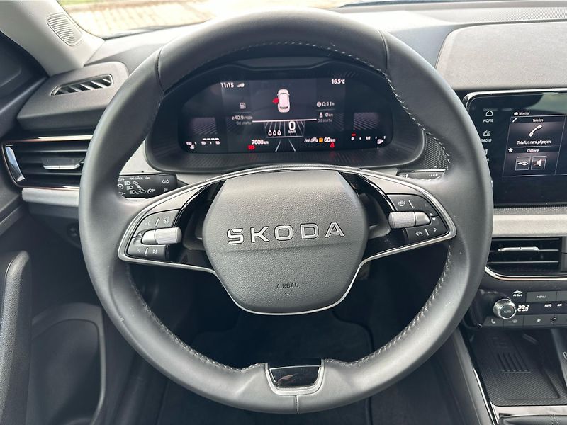 Škoda Kamiq 1,0 TSI / 85 kW Top Selection - fotka 17 z 23