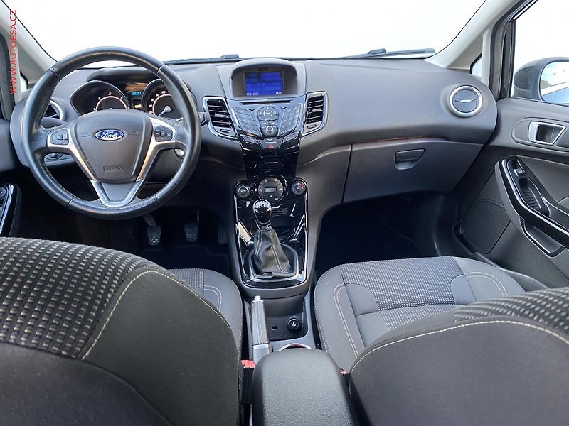 Ford Fiesta (2017) 1.5 TDCi, Titanium, navi - fotka 8 z 18