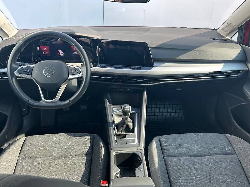 Volkswagen Golf Life 6G 1,5TSi - fotka 10 z 24
