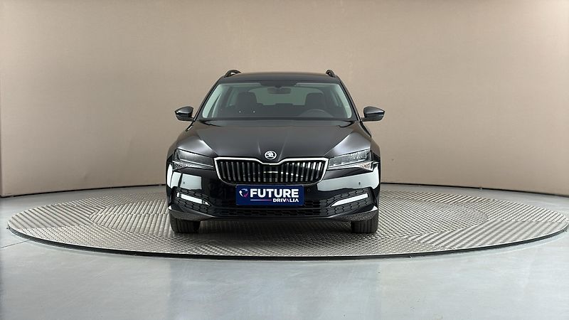 Škoda Superb 2.0 TDI Ambition Combi - fotka 3 z 24