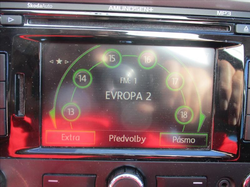 Škoda Octavia 1,4 TSi, Navi,aut.klima,servis - fotka 19 z 45