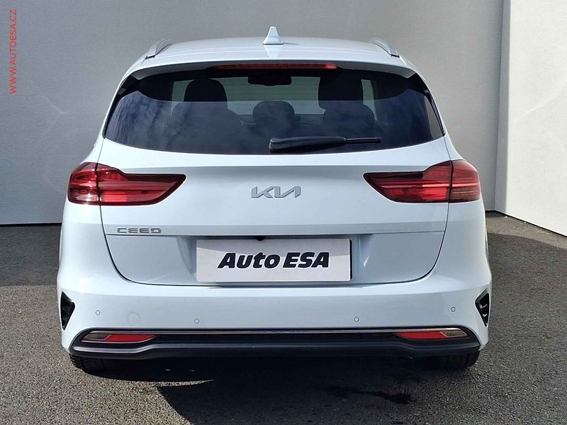 Kia Ceed (2022) 1.5 T-GDi SW, 2.maj,ČR, TOP - fotka 5 z 19