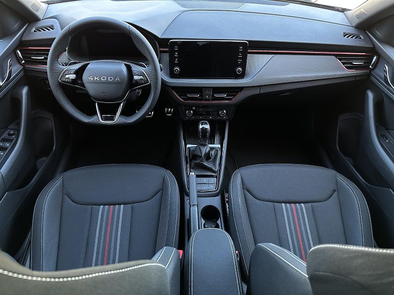 Škoda Kamiq 1.0TSi DSG Monte Carlo 116PS M - fotka 35 z 41