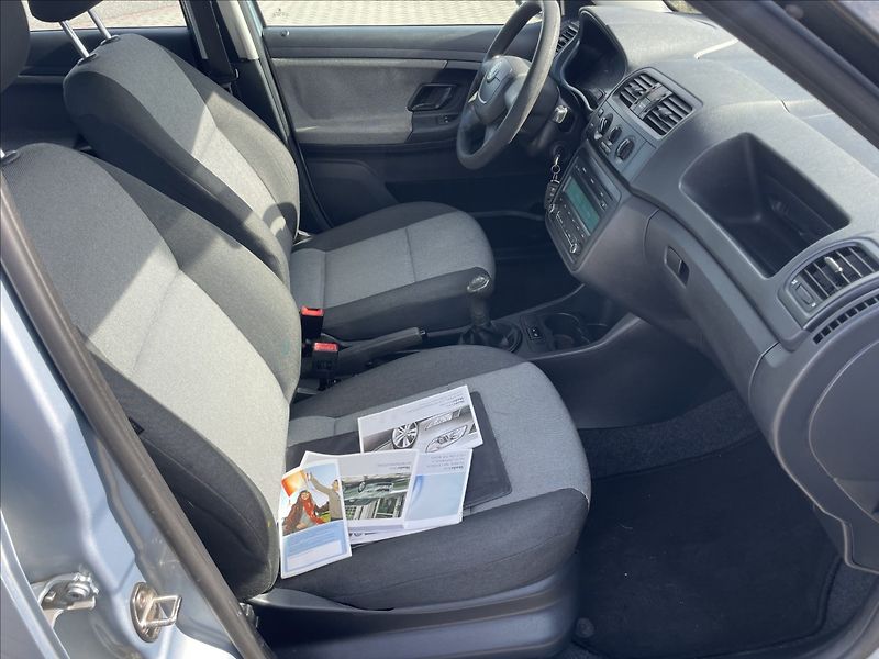Škoda Fabia 1,4 i 16V 63kw Klima ESP po ST - fotka 13 z 24