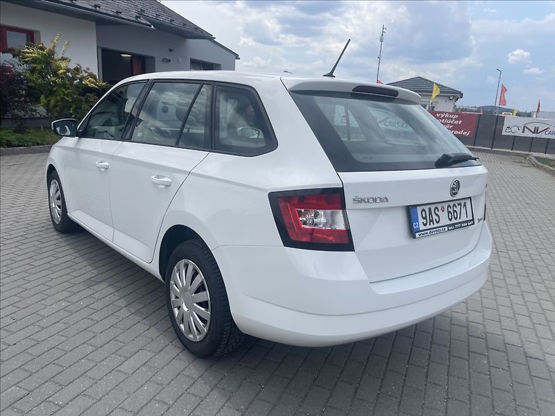 Škoda Fabia 1,4 TDi 66kw Klima FrontAssist - fotka 29 z 32