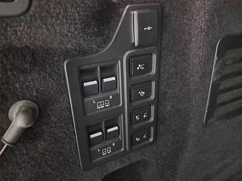 Land Rover Discovery (2021) D300 - fotka 15 z 23