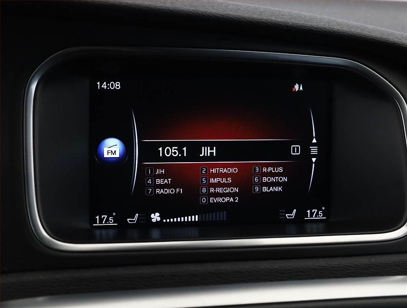 Volvo V40 (2014) 1.6 D2, Serv.kniha, Navi - fotka 13 z 18