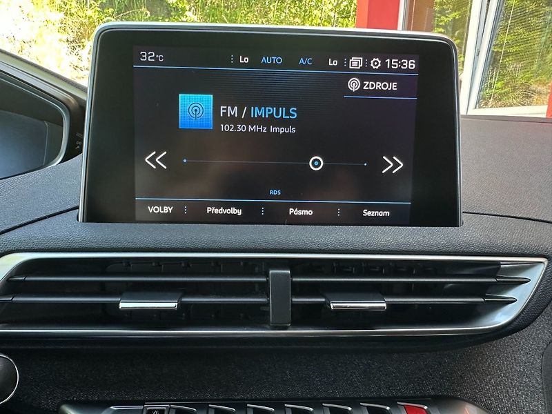 Peugeot 5008 (2018) 1.5HDi 96KW/GTLINE/7MÍST/1MAJ - fotka 29 z 46