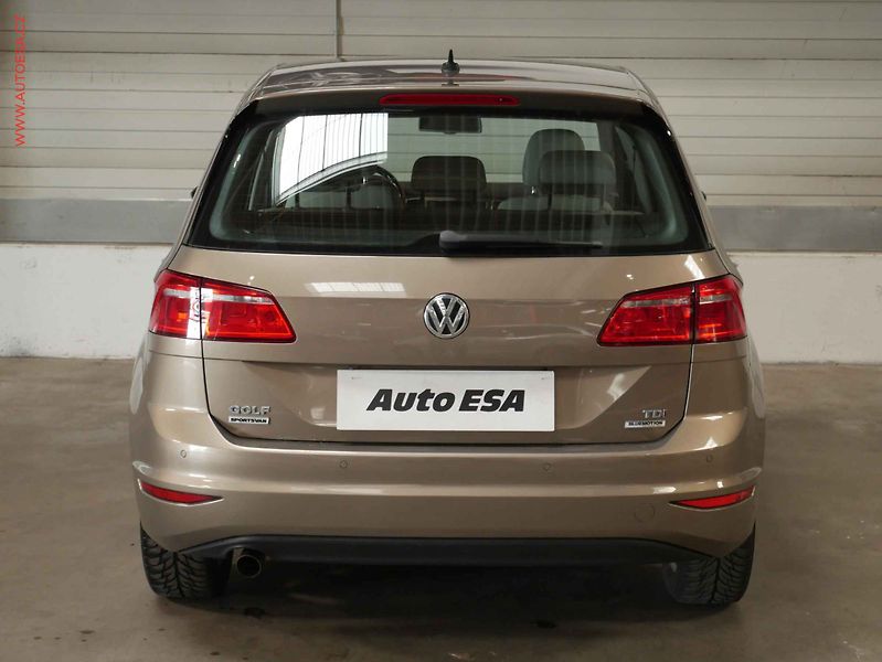 Volkswagen Golf Sportsvan (2015) 1.6. TDI, DSG - fotka 5 z 20