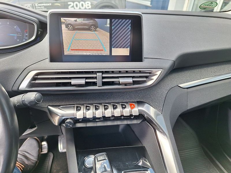 Peugeot 3008 (2017) ALLURE 1,6 BHDi 120k EAT6 - fotka 16 z 18