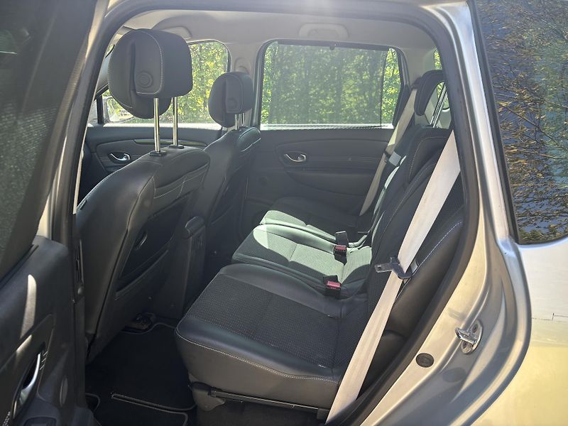 Renault Scénic 1.6 dCi BOSE Edition - fotka 17 z 27