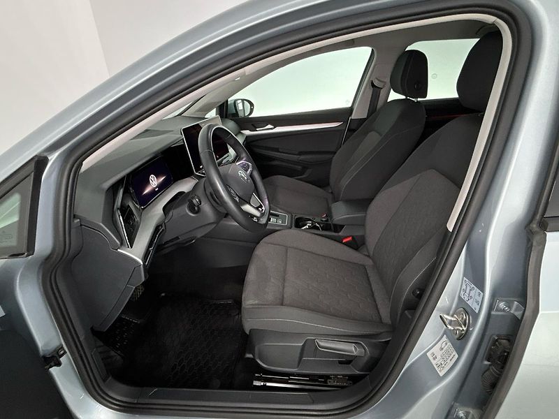 Volkswagen Golf Life DSG - fotka 7 z 29