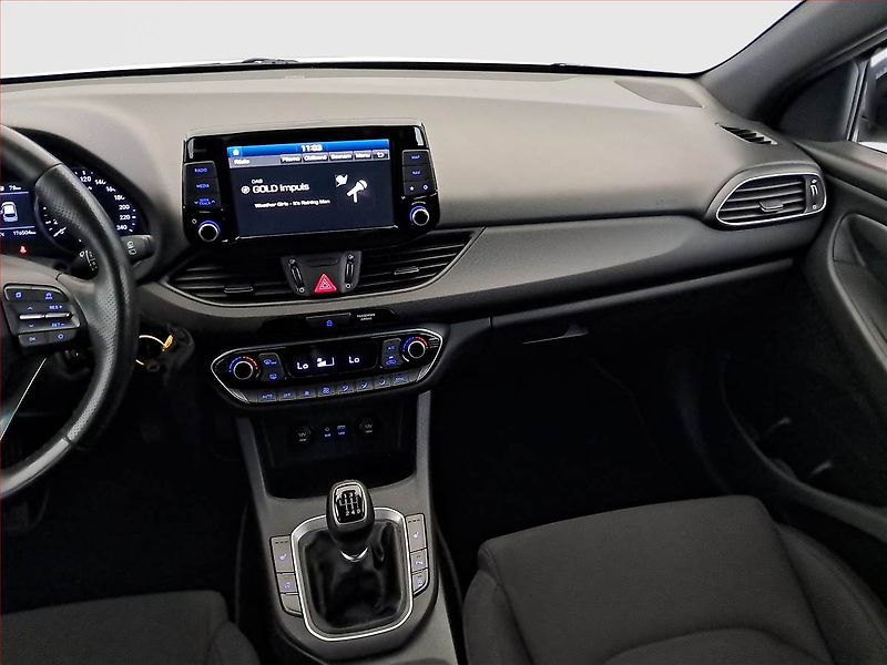 Hyundai i30 (2018) Go! 1.4 T-GDI, Navi, Tempomat - fotka 8 z 18