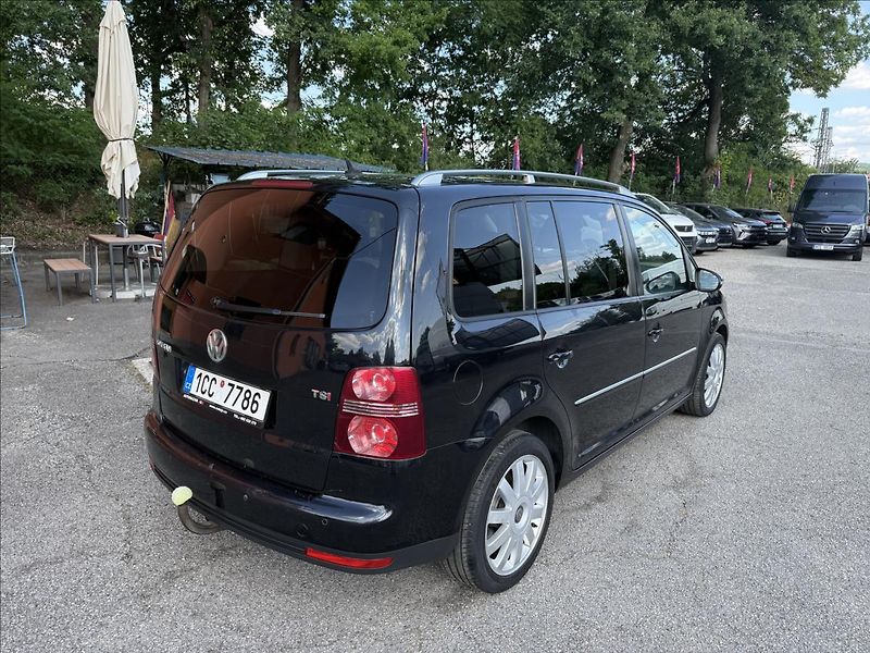 Volkswagen Touran 1,4 TSi Higline - fotka 5 z 28