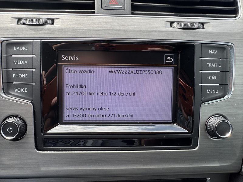 Volkswagen Golf Variant (2014) 7-1.6TDi,KOMPLET SERVIS - fotka 27 z 43