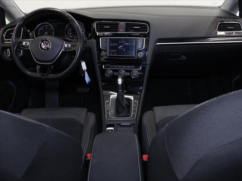 Volkswagen Golf 2,0 TDi 110kW DSG Highline ČR - fotka 8 z 18