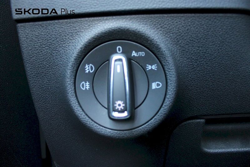 Škoda Karoq (2025) 1.5 TSI 110 kW Top Selection - fotka 15 z 25