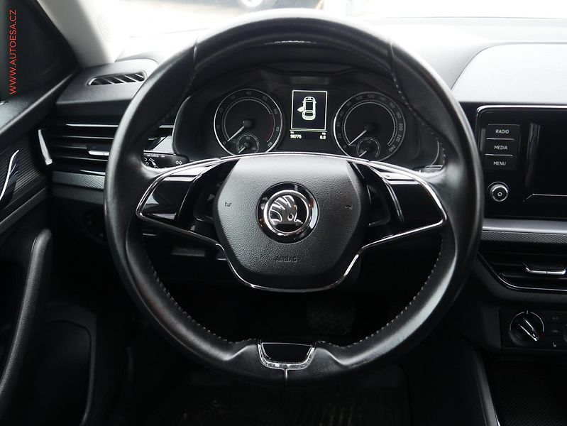 Škoda Scala (2022) 1.0 TSi, ČR, Ambition, DSG - fotka 13 z 16