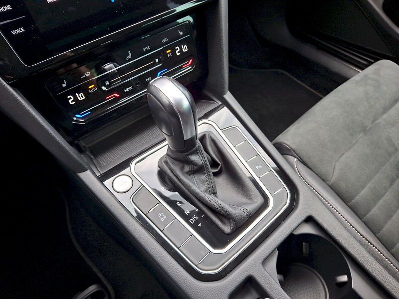 Volkswagen Passat (2023) Variant Elegance DSG 1,5TSi 11 - fotka 28 z 33