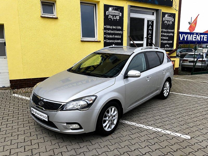 Kia Ceed 2,0 CRDi(103kW)*STK DO 8/2028* - fotka 1 z 15