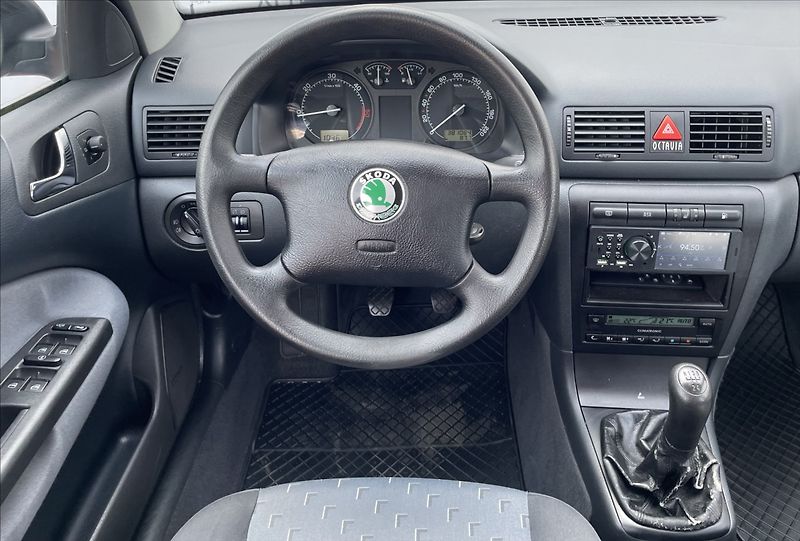 Škoda Octavia 1,9 tdi 66kw Amb. 1.majitel - fotka 12 z 25