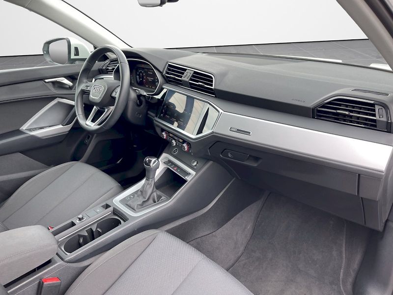 Audi Q3 (2023) 1.5 35 TFSI 110 kW S-Tronic - fotka 21 z 32