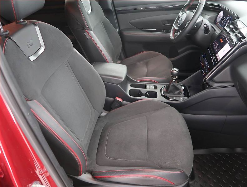 Hyundai Tucson (2022) 1.6 T-GDI - fotka 9 z 20