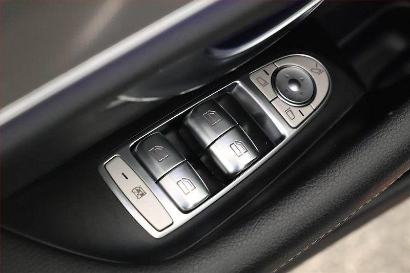 Mercedes-Benz Třídy E (2019) E 200 d - fotka 21 z 21