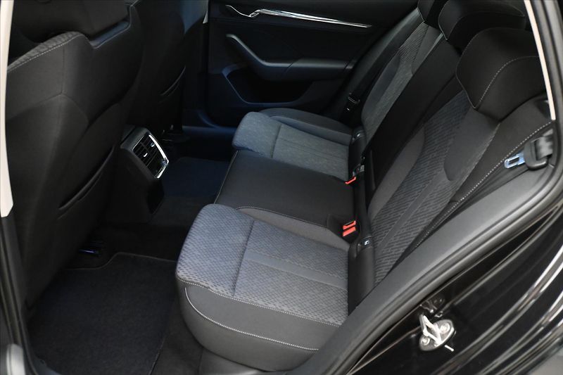 Škoda Octavia 2,0 TDI 110 kW DSG Style Záruk - fotka 14 z 32