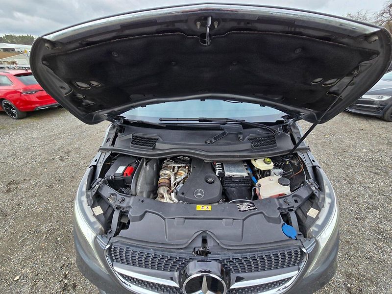 Mercedes-Benz Třídy V (2022) 300d AMG - fotka 23 z 24