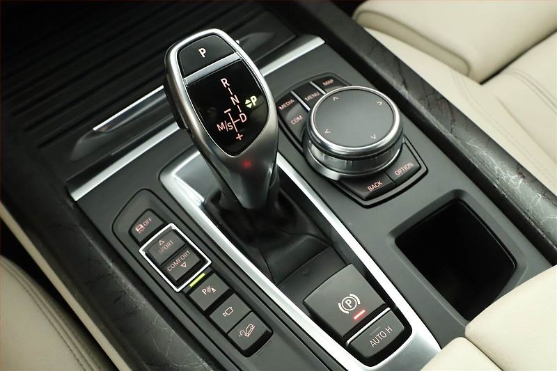 BMW X5 (2017) xDrive30d - fotka 17 z 20