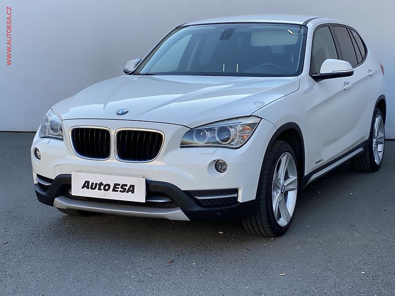 BMW X1 (2013) 2.0d xDrive18d, ČR, AT, park - fotka 3 z 15