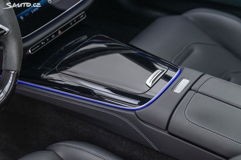 Mercedes-Benz Třídy E 53 AMG Hybrid*AMG Performance - fotka 27 z 41
