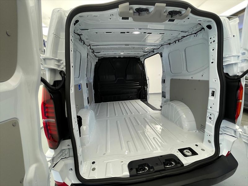 Volkswagen Transporter Nový T7 skříň TDI KR - fotka 20 z 26