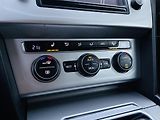 Volkswagen Passat 1.4TSI AUT TAŽNÉ SERVISKA LED - náhled 41
