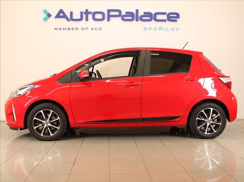 Toyota Yaris 1,5 i 82kW 1.maj.ČR 52tkm! - fotka 5 z 21