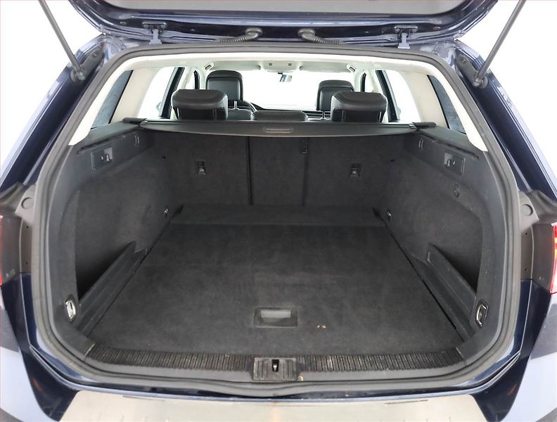 Volkswagen Passat (2017) Alltrack 2.0 TDI, 4X4, Kůže - fotka 13 z 14