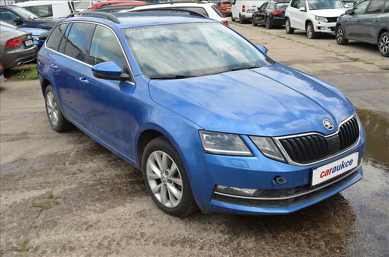 Škoda Octavia (2019) COMBI III. 1,5 D-TEC DSG - fotka 3 z 19