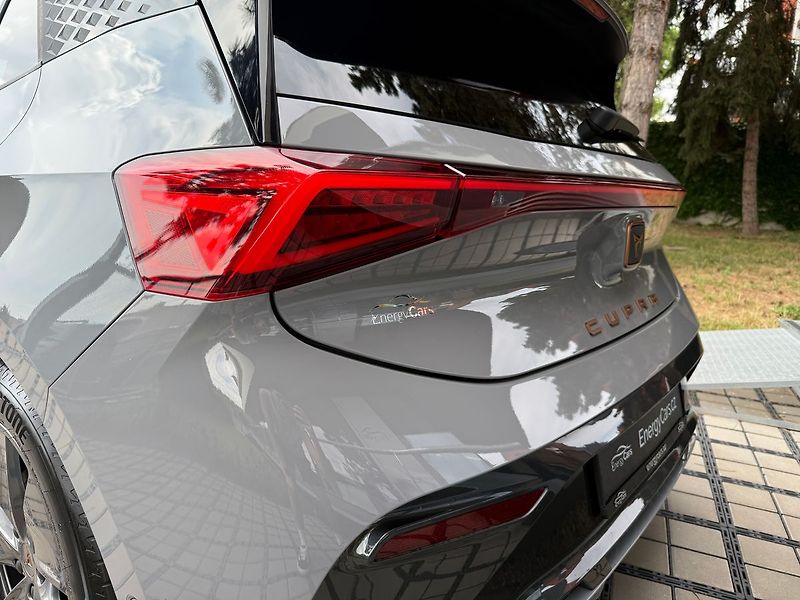 Cupra Born 62 kWh / HUD / FULL LED - fotka 9 z 40