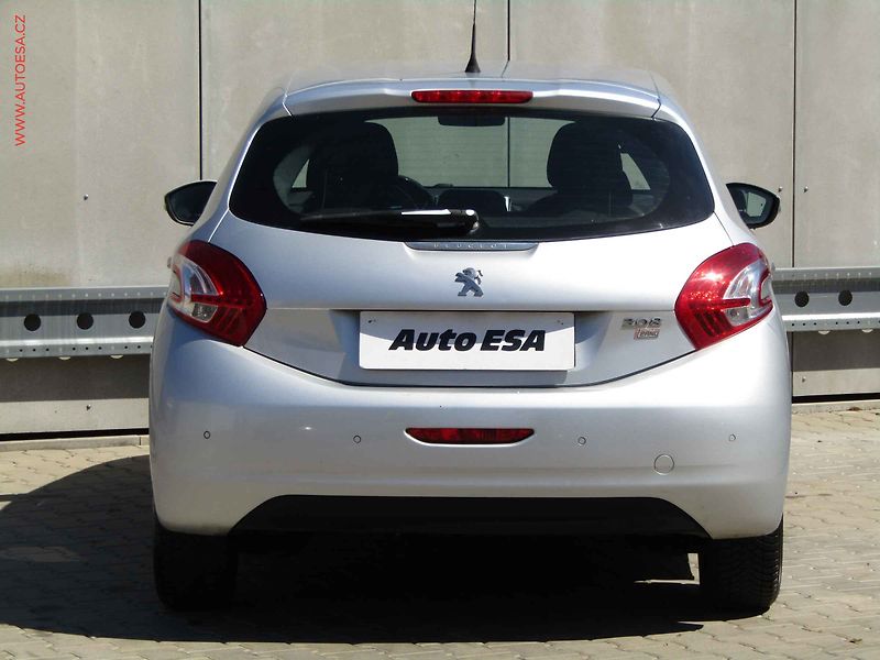 Peugeot 208 (2015) 1.4d, ČR, autoAC, temp - fotka 5 z 17